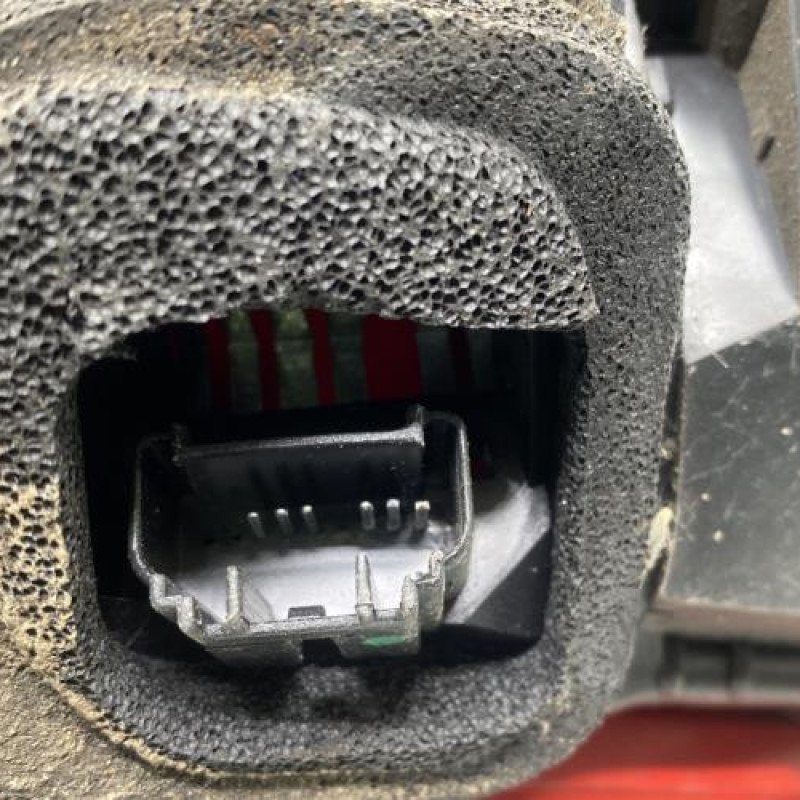 Feu arriere principal gauche (feux) PEUGEOT 107 Photo n°3