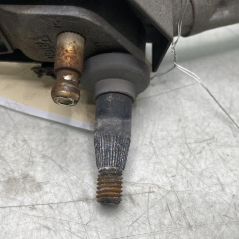 Moteur essuie glace avant PEUGEOT 107 Photo n°3