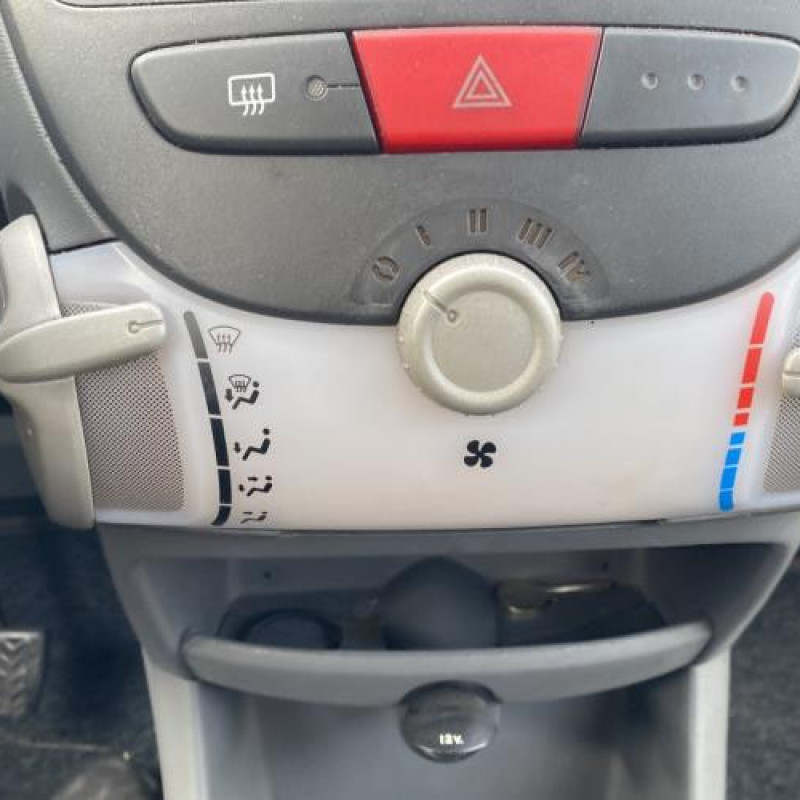 Moteur essuie glace avant PEUGEOT 107 Photo n°9