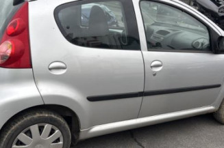 Moteur essuie glace avant PEUGEOT 107