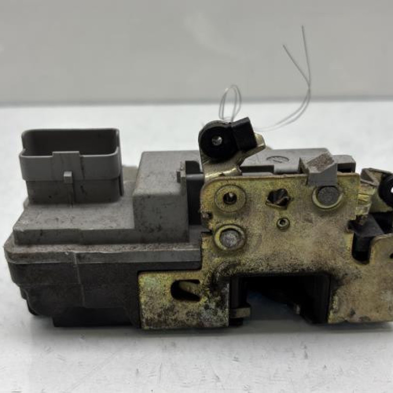 Serrure avant gauche PEUGEOT 206 Photo n°4