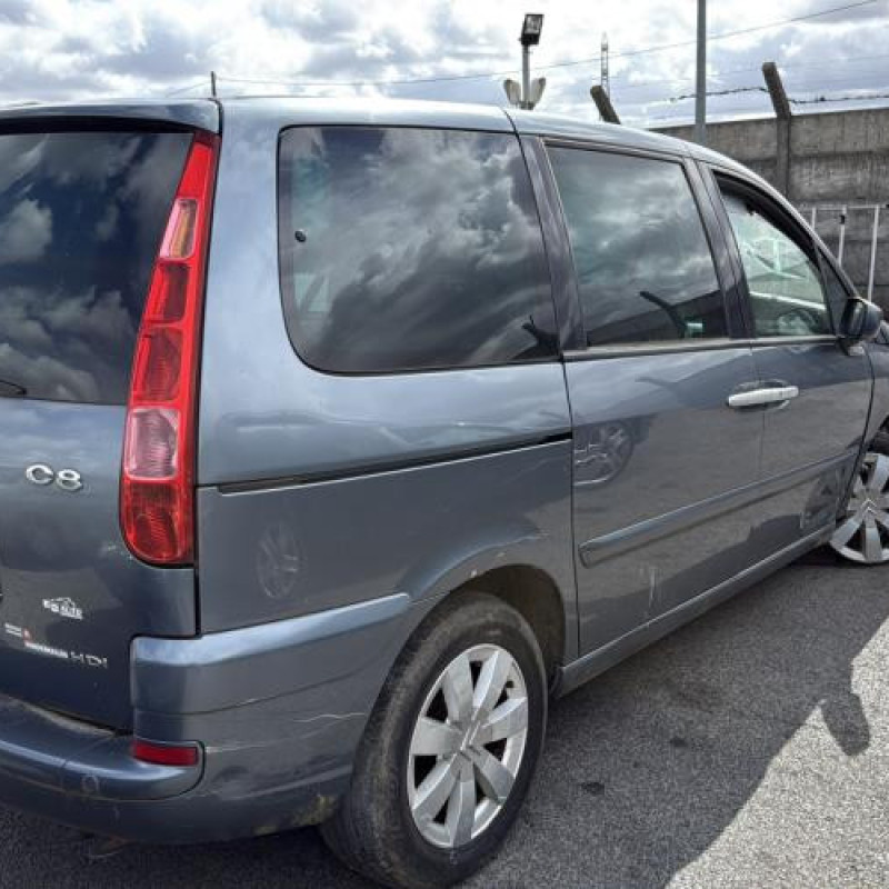 Malle/Hayon arriere CITROEN C8 Photo n°9
