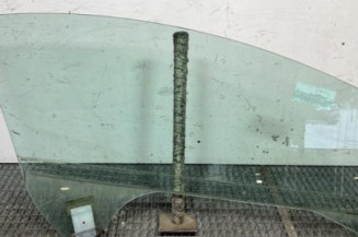 Vitre avant gauche PEUGEOT 307