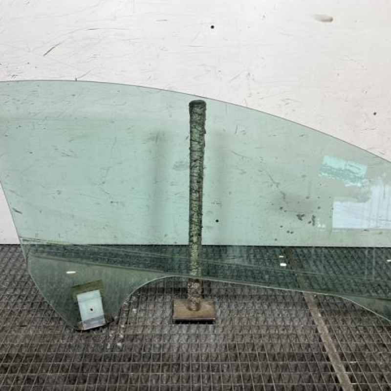 Vitre avant gauche PEUGEOT 307 Photo n°4