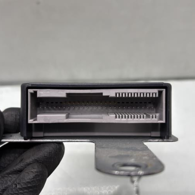 Boitier air bag RENAULT CLIO 4 Photo n°3