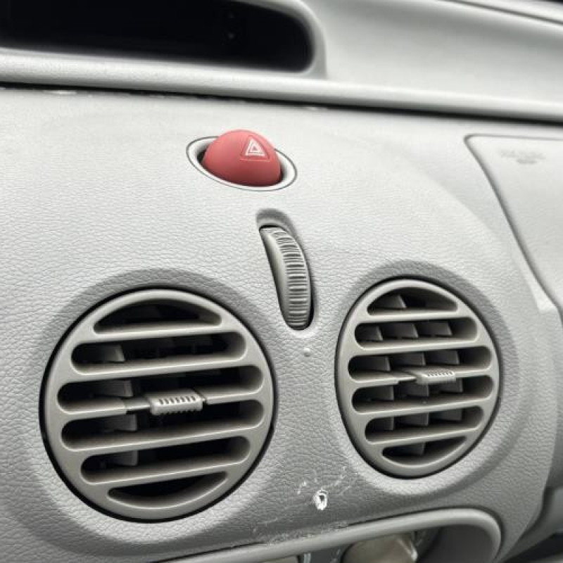 Pretensionneur de ceinture avant droit RENAULT TWINGO 1 Photo n°20