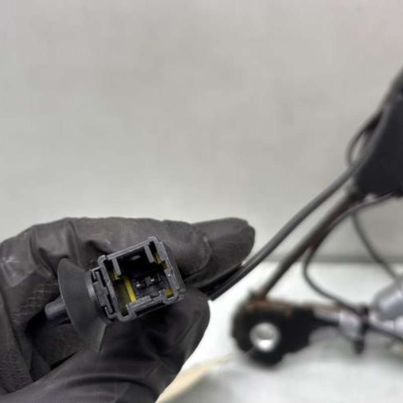 Pretensionneur de ceinture avant gauche RENAULT TWINGO 1 Photo n°3