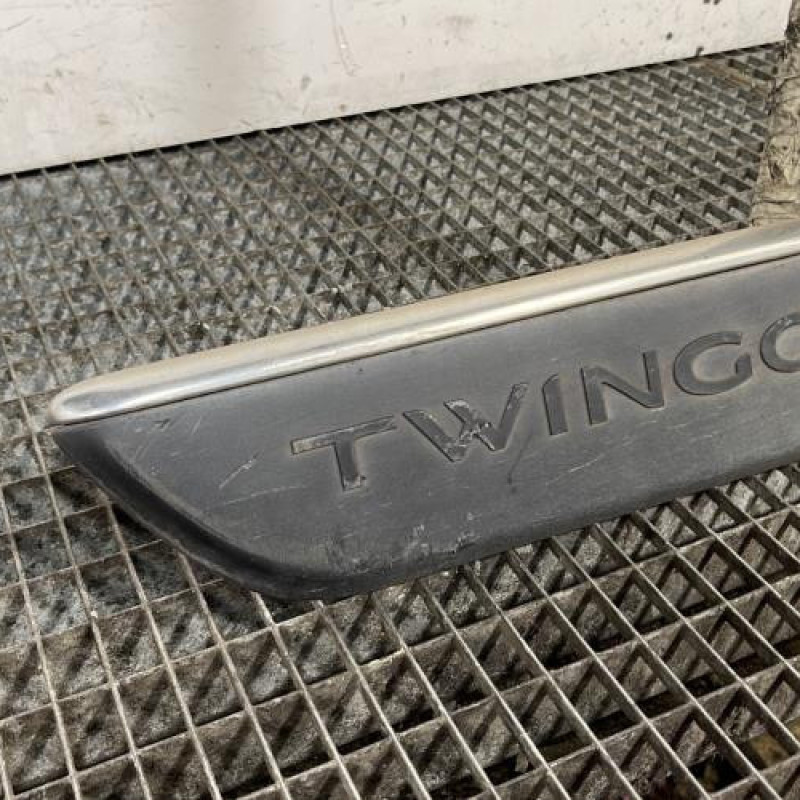 Baguette de porte arriere droite RENAULT TWINGO 3 Photo n°2