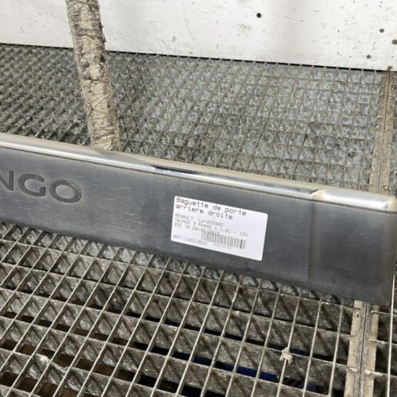 Baguette de porte arriere droite RENAULT TWINGO 3 Photo n°3