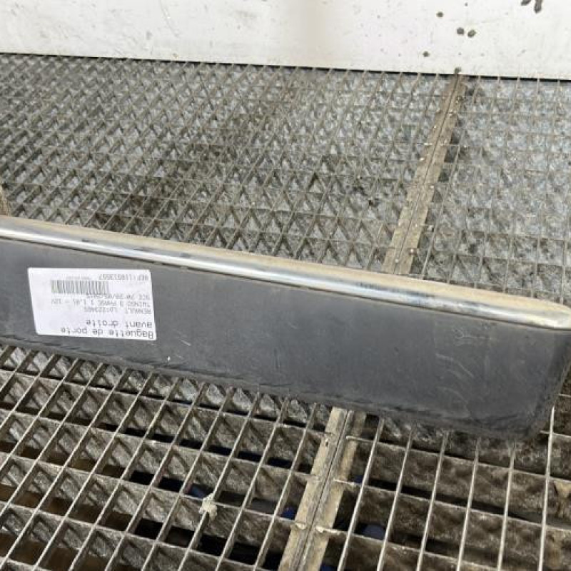 Baguette de porte avant droite RENAULT TWINGO 3 Photo n°3