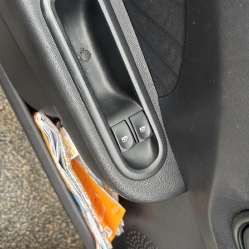 Pare choc arriere RENAULT TWINGO 2 Photo n°16