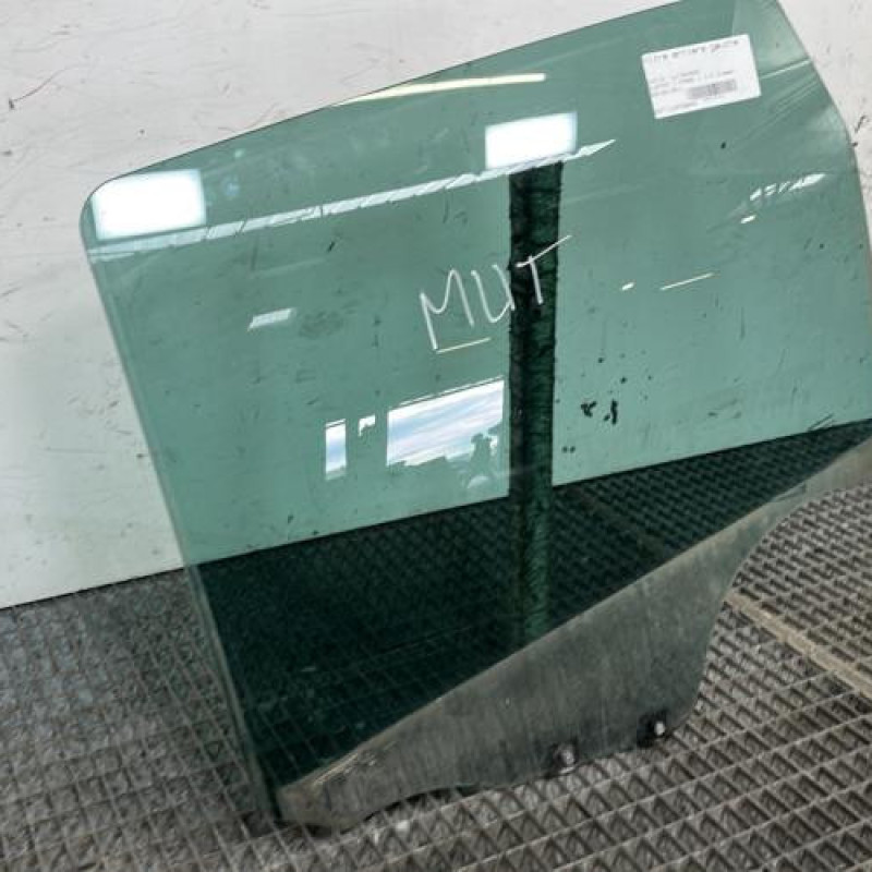 Vitre arriere gauche DACIA DUSTER 1 Photo n°2