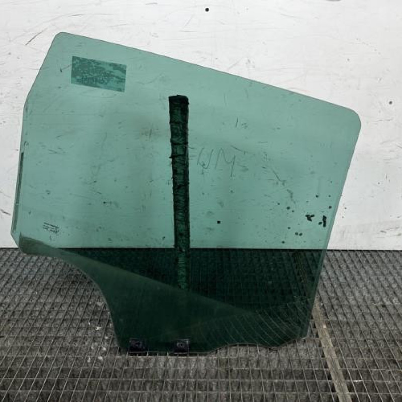 Vitre arriere gauche DACIA DUSTER 1 Photo n°4