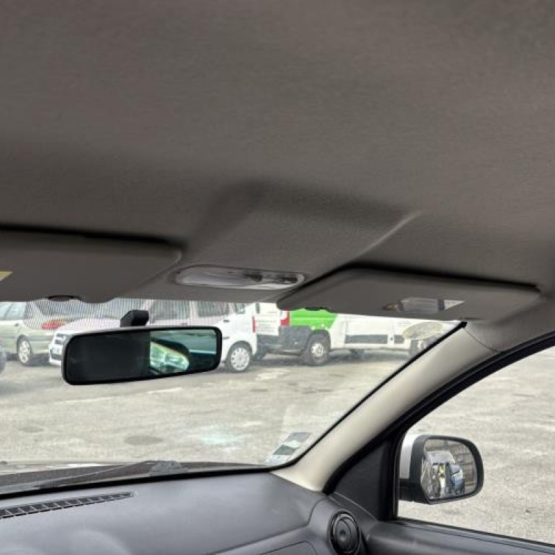 Vitre arriere gauche DACIA DUSTER 1 Photo n°19