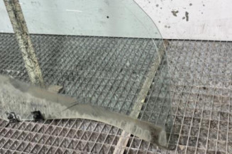 Vitre avant droit DACIA DUSTER 1