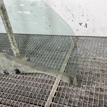 Vitre avant droit DACIA DUSTER 1