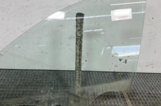 Vitre avant gauche DACIA DUSTER 1 Photo n°1