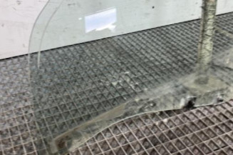 Vitre avant gauche DACIA DUSTER 1