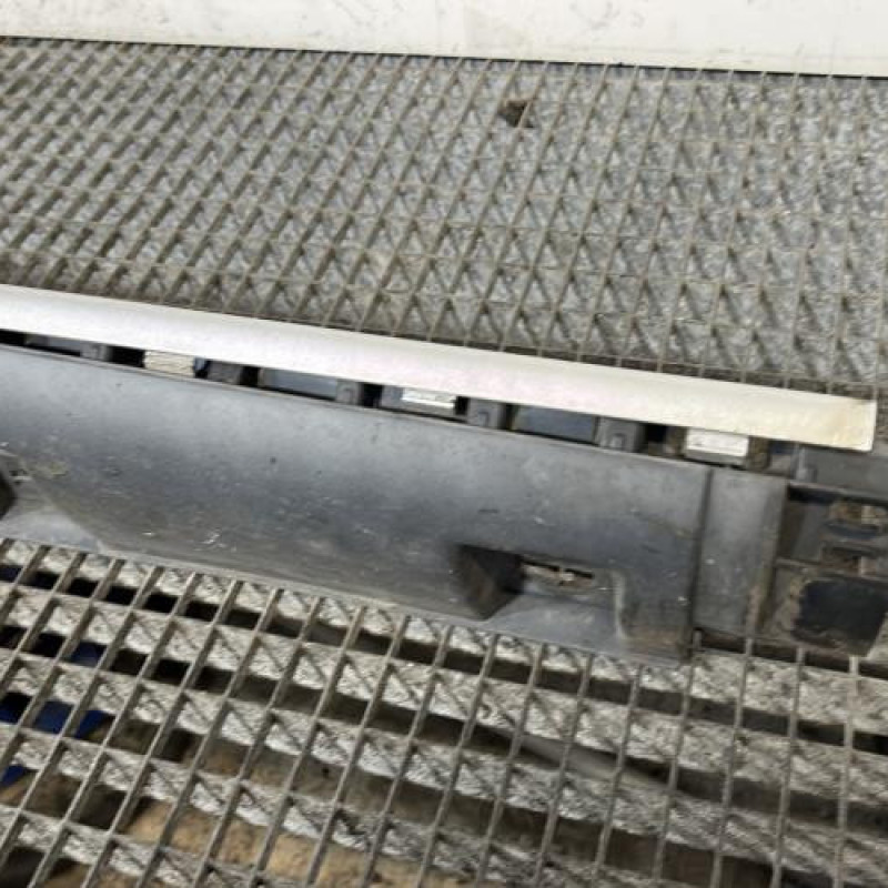 Bas de caisse droit DACIA DUSTER 1 Photo n°2