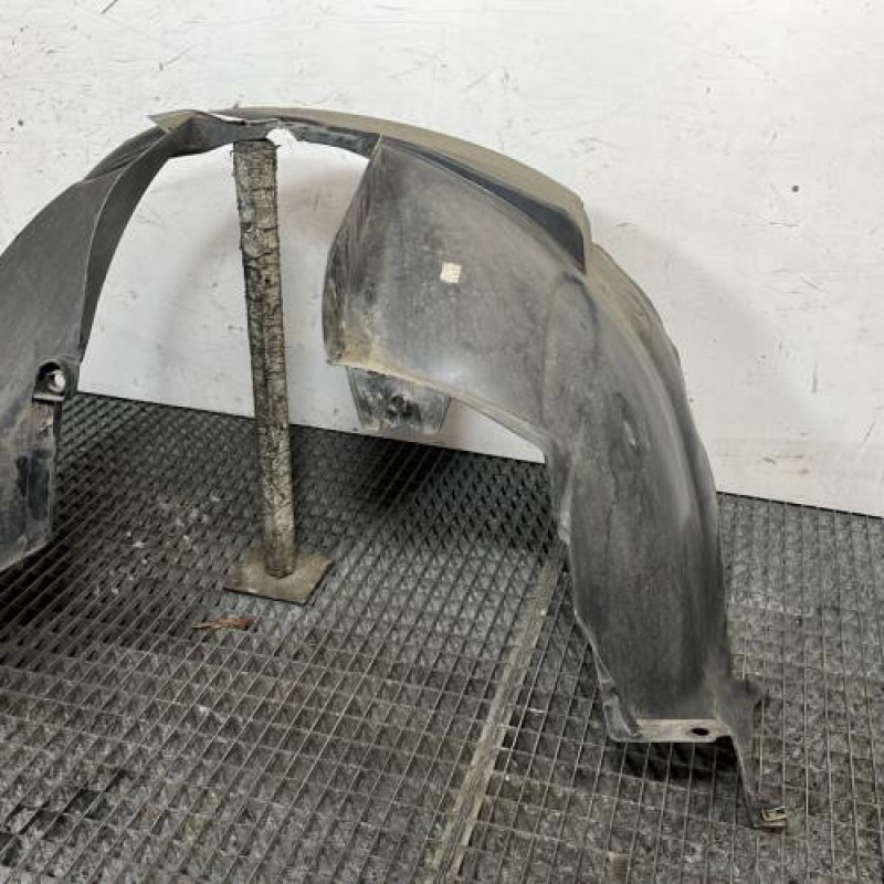 Pare boue avant gauche DACIA DUSTER 1 Photo n°4