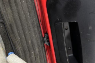 Malle/Hayon arriere DACIA SANDERO 1