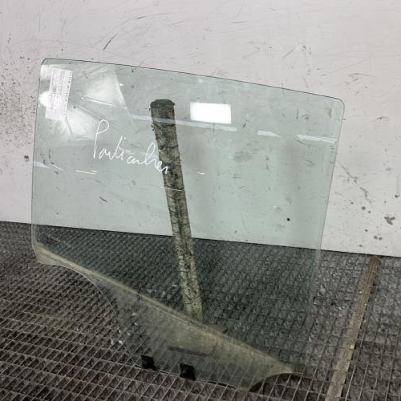 Vitre arriere droit DACIA SANDERO 1 Photo n°2