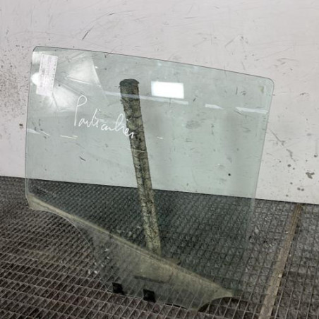 Vitre arriere droit DACIA SANDERO 1