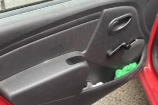 Vitre arriere droit DACIA SANDERO 1