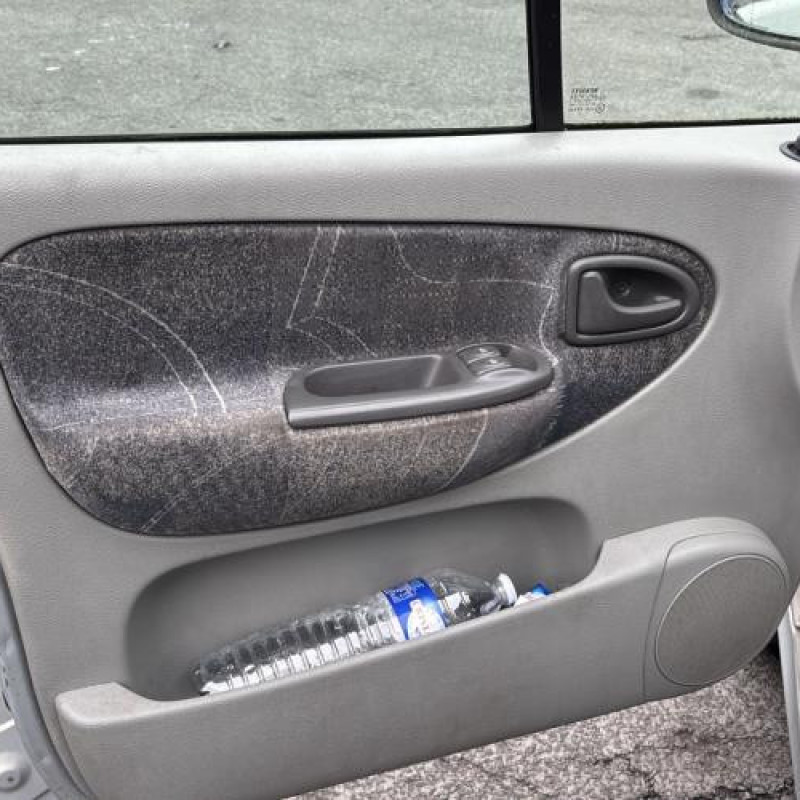 Feu arriere stop central RENAULT SCENIC 1 Photo n°12