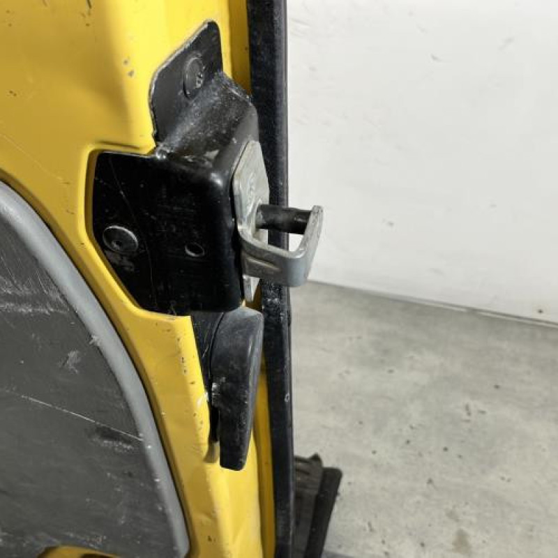 Porte de coffre droit RENAULT TRAFIC 2 Photo n°6