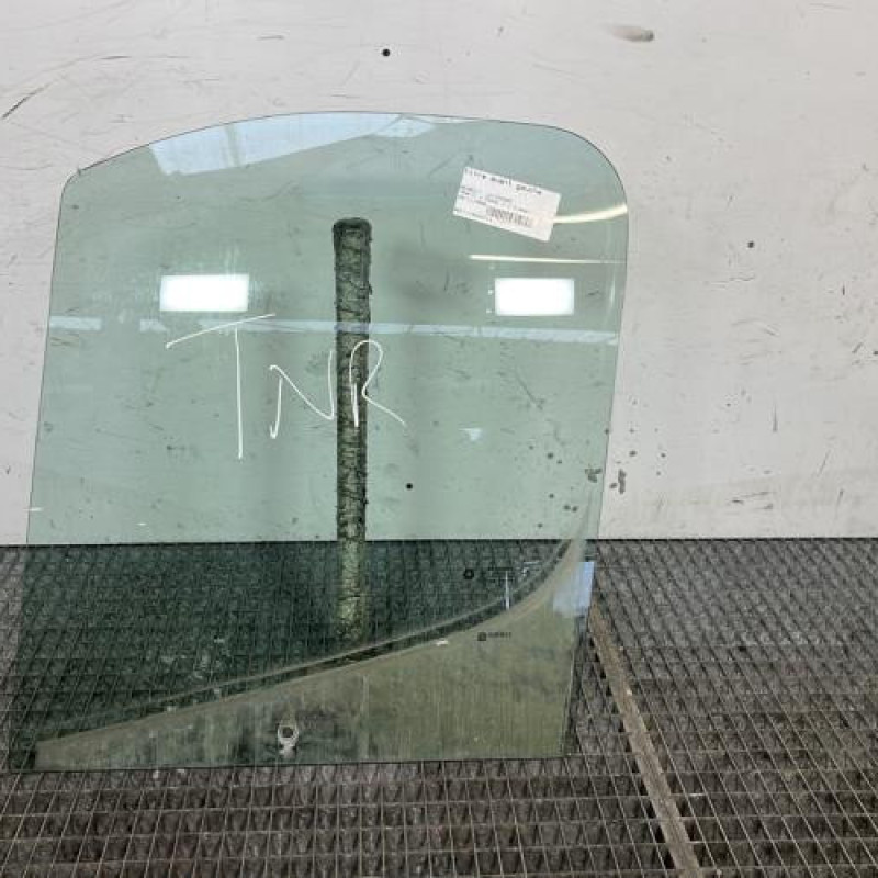 Vitre avant gauche RENAULT TRAFIC 2 Photo n°1