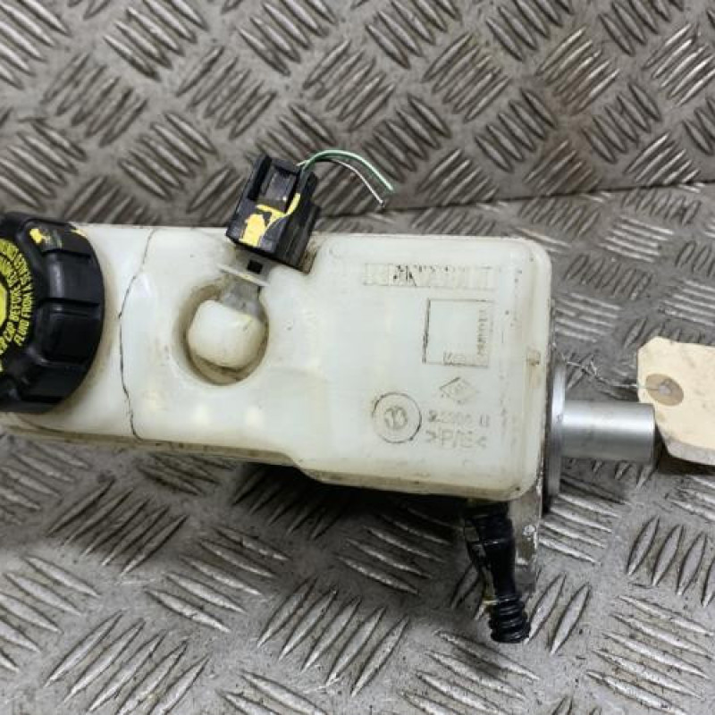 Maitre cylindre (freinage) DACIA SANDERO 2 Photo n°1