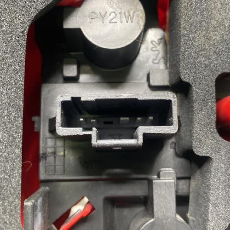 Feu arriere principal droit (feux) PEUGEOT 206+ Photo n°3