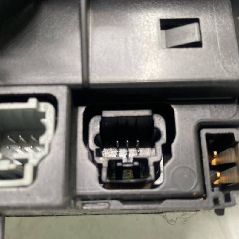 Com (Bloc Contacteur Tournant+Commodo Essuie Glace+Commodo Phare) PEUGEOT 206+ Photo n°8