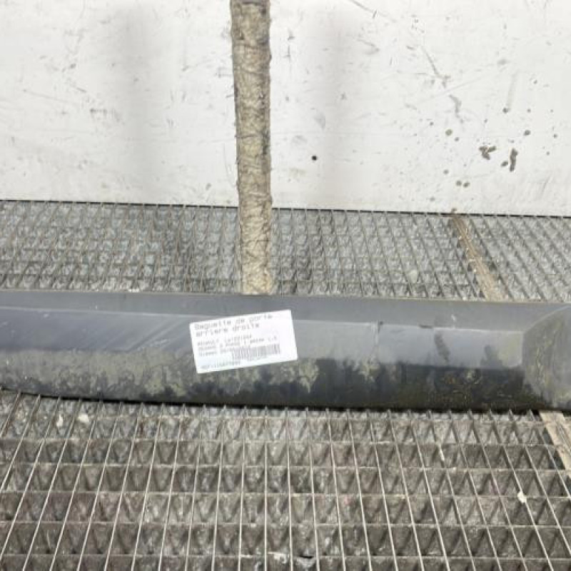 Baguette de porte arriere droite RENAULT MEGANE 3 Photo n°1