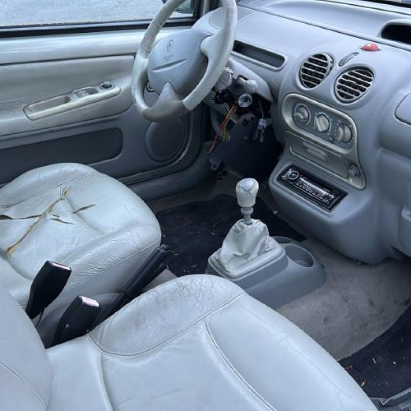 Attache ceinture arriere gauche RENAULT TWINGO 1 Photo n°17