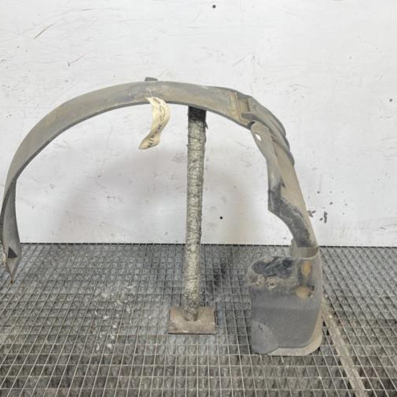 Pare boue avant gauche PEUGEOT 106 Photo n°1