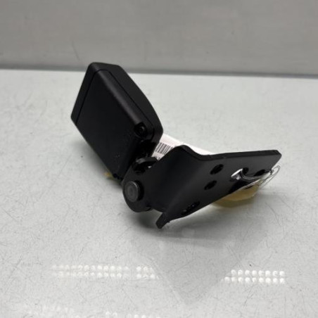 Attache ceinture arriere gauche PEUGEOT 2008 1