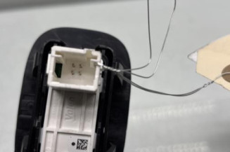 Interrupteur de leve vitre arriere gauche PEUGEOT 2008 1