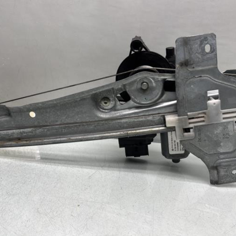 Leve vitre electrique arriere gauche PEUGEOT 2008 1 Photo n°1