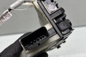 Serrure avant gauche PEUGEOT 2008 1