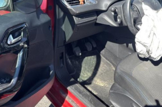 Anti brouillard arriere PEUGEOT 208 1