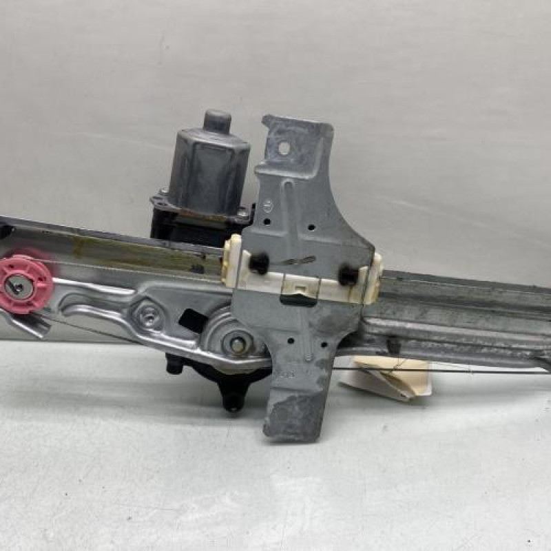 Leve vitre electrique arriere gauche PEUGEOT 208 1 Photo n°1