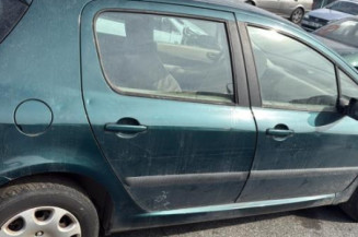Pare choc arriere PEUGEOT 307