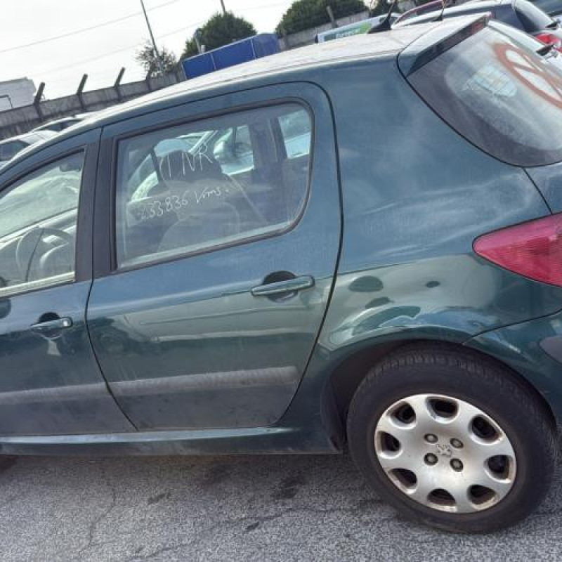 Pare choc arriere PEUGEOT 307 Photo n°13