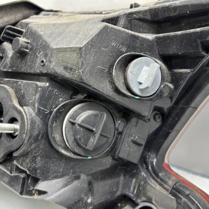 Feu arriere principal gauche (feux) PEUGEOT 308 2 Photo n°7