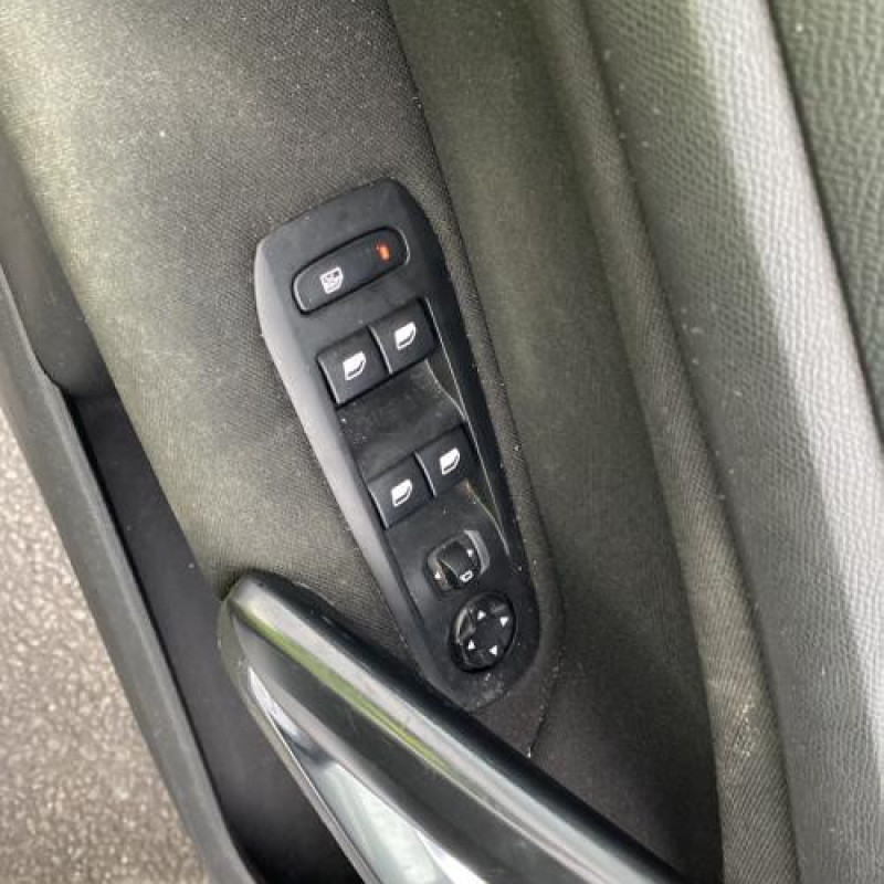 Ecran GPS PEUGEOT 308 2 Photo n°17