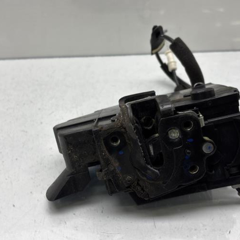 Serrure avant gauche PEUGEOT 308 2 Photo n°8