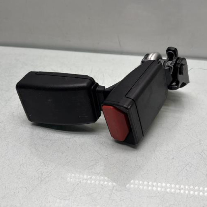 Attache ceinture arriere droit PEUGEOT 2008 1 Photo n°2