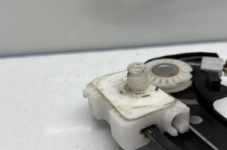 Leve vitre electrique avant droit PEUGEOT 308 2